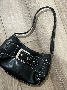 Guess Vintage Y2K Black Leather-Effect Shoulder Bag with Silver Buckle